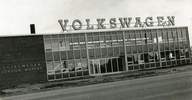 Volkswagen London Motors Ltd., at 2090 Dundas Street, 1960.  (London Free Press files)