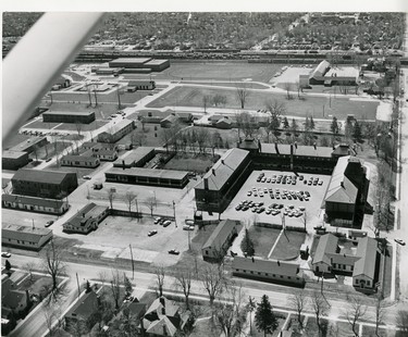 Aerial of Wolseley Barracks on Oxford Street, 1970. (London Free Press files)
