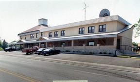 Colonial Hotel, Grand Bend at highways 81 and 21. (London Free Press file photo, 1988)