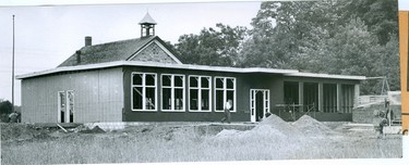 Dickson's Corners, three room school in north Oxford, 1956. (London Free Press files)