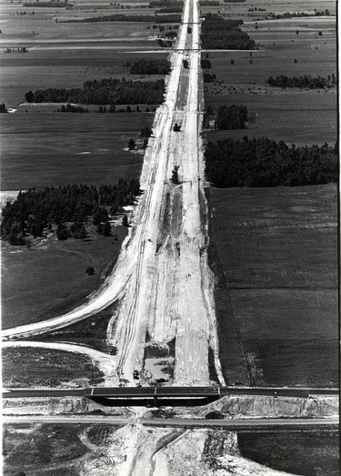 Highway 402 construction, looking west, 1978. (London Free Press files)