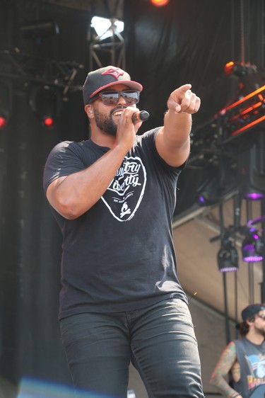 Saskatchewan-born Jojo Mason performing on the first day of the 2018 Trackside Music Festival