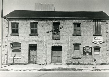 Tiffin Produce old building on King Street between Talbot and Ridout, 1990.  (London Free Press files)