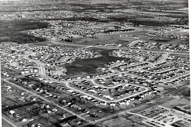 Aerial of Westminster Park, view northeast from Wellington and Exeter roads, 1973. (London Free Press files)