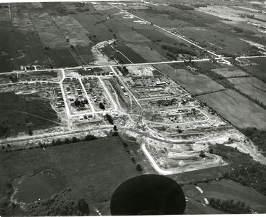 Aerial of Cleardale subdivision, north of Southdale Road looking south, 1971. (London Free Press files)