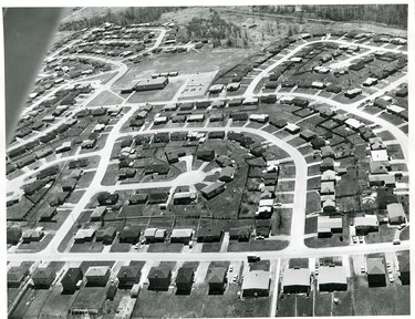 Aerial of Glen Cairn subdivision showing Glen Cairn Public School, 1970. (London Free Press files)