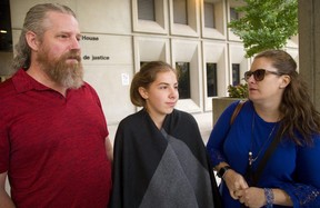 Mike Hensen took photo of family outside court