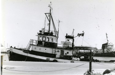 The Glenbrook tug in Port Dover, 1988. (London Free Press files)