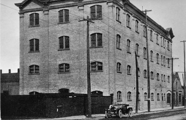 The C.S. Hymon Company buildling as the tannery looked in 1914. (London Free Press files)