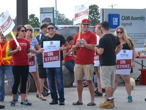 Cami employees picket outside the delivery entrance at the Ingersoll Automotive Assembly Plant on day one of a strike by workers against GM Canada on Monday September 18, 2017 (Free Press file photo)