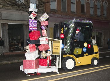 Scenes from the 62nd London Santa Claus Parade in London, Ont. on Saturday November 10, 2018. Derek Ruttan/The London Free Press/Postmedia Network