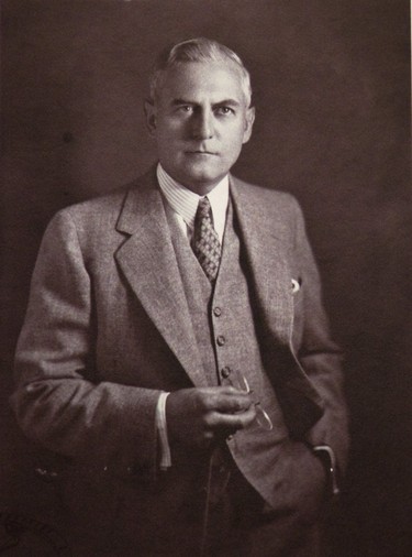 John A. Nash opened Nash Jewellers in 1918 in London.