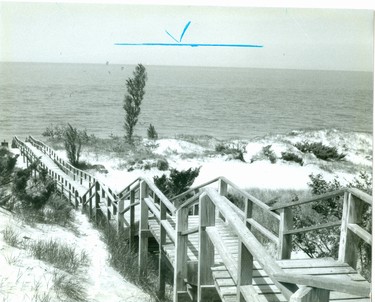 The Dunes crossing at Pinery Provincial Park lead from the campground to Lake Huron, 1986. (London Free Press files)