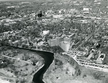 Aerial of Victoria Hospital on South Street, 1970. (London Free Press files)