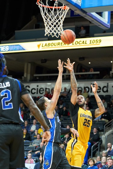 London's Jelan Kendrick takes a shot during the Lightning's NBL game against the Kitchener Titans in London, Ontario, Friday,  December 21, 2018.
The London Free Press/ Geoff Robins