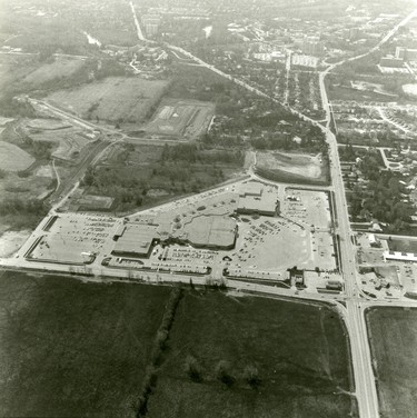 Aerial of Masonville Mall looking south to London, main road is Richmond Street with Highway 22 going left to right, 1987. (London Free Press files)