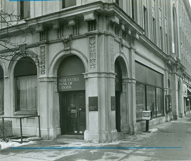 Mercantile Bank of Canada at then northeast corner of Dundas and Wellington, 1986. (London Free Press files)