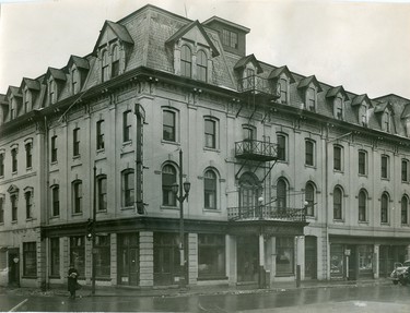 Belvedere Hotel on Dundas Street, 1947. (London Free Press files)