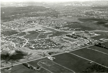 Aerial of Westmount subdivision, Viscount Drive through the middle, Southdale Road across the bottom, 1974. (London Free Press files)