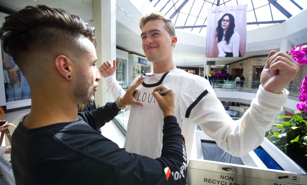 Juno Fan Fare draws crowds to mingle with stars Masonville Place mall ...