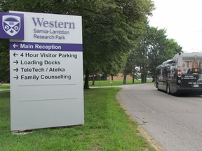 A call centre at the Western Sarnia-Lambton Research Park in Sarnia is set to close at the end of April, ending jobs for 170 employees.