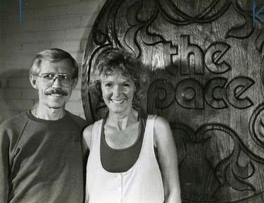 Ann and Carl Grindstaff, operated a When Change of Pace folk cafe, 1988. (London Free Press files)