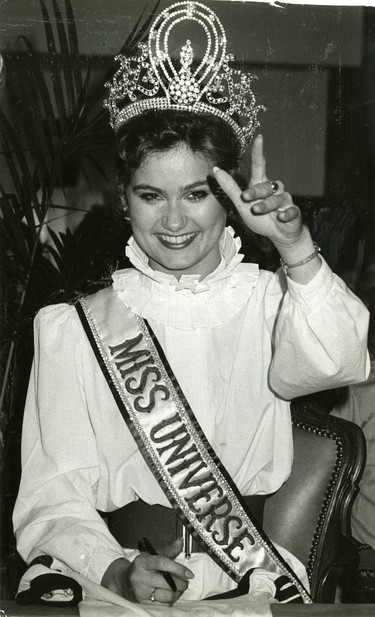 Londoner Karen Baldwin named Miss Universe visits Westmount Mall, 1982. (London Free Press files)