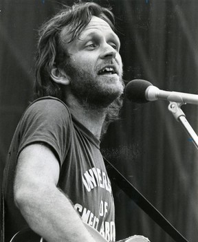 Valdy performing at the Home County Folk Festival in 1975. (London Free Press files)