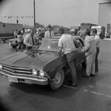 Shunpiker Tour, May 31, 1970. (London Free Press files, Weldon Archives)