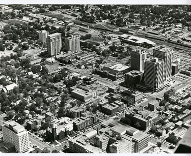 Downtown London looking south east, city hall at left, London Life centre lower, Wellington running lower left to centre right, 1976. (London Free Press files)