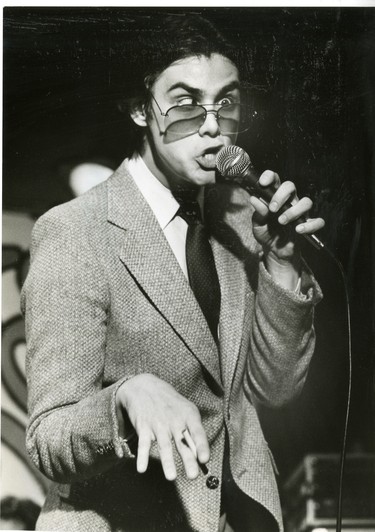 Jim Carrey does his impression of singer Sammy Davis Jr. at Fryfogle's, 1982. (London Free Press files)