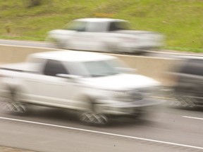 Traffic on 401 in London. (Mike Hensen/The London Free Press)