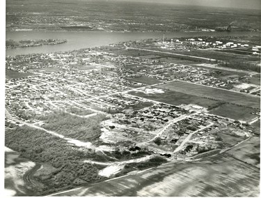 Aerial of Corunna, 1976. (London Free Press files)