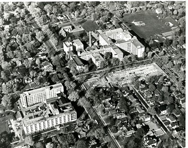 New St. Joseph's Hospital parking garage under construction, 1973. (London Free Press files)