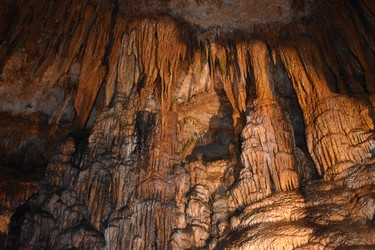 An explosion of stalactites (hanging down) and stalagmites (protruding from the cave floor) greet visitors to Luray Caverns, Virginia. Guided tours of the fascinating 2.4 km trek take about an hour winding through narrow passages and enormous cathedral-sized rooms.
BARBARA TAYLOR The London Free Press
Luray Caverns, Virginia
June 2019