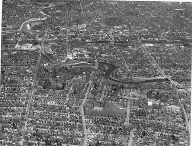 Aerial with Richmond Street looking north, Richmond Street bridge in centre, 1949. (London Free Press files)