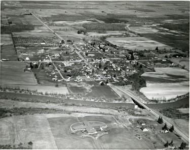 Aerial of Wardsville, 1976.  (London Free Press files)