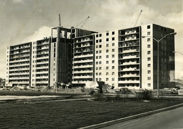 Westgate Towers apartment building on Oxford Street, 1969.  (London Free Press files)