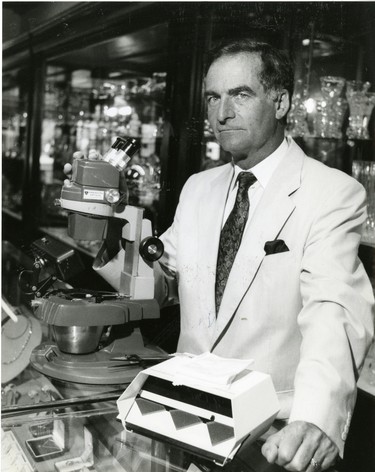 John Nash, owner of Nash Jewellers, 1991. (London Free Press files)