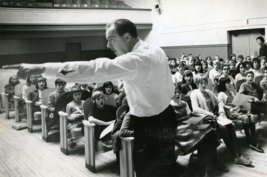Earle Terry, directs a 1,000 voice public school choir, getting ready for a centennial extravaganza, 1966. (London Free Press files)