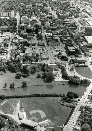 Labatt Park, Dundas Street, new courthouse site aerial, 1971. (London Free Press files)