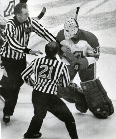 Neil Armstrong, linesman, 1973. (London Free Press files)