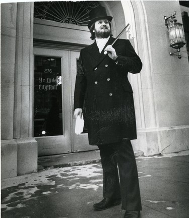 Ronnie Hawkins in front of his restaurant Ye Olde City Hall Tavern, 1972, (London Free Press files)