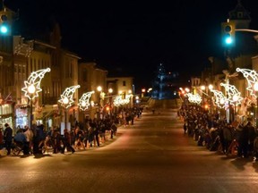 Patrons line the streets of downtown St. Marys ahead of the Santa Claus parade on Nov. 15, 2019. (Facebook)