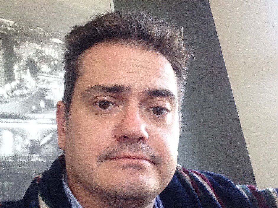 Missing con artist at centre of London police officer's trial surfaces