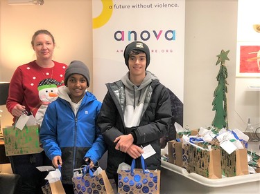 Right before the Winter Break, two of Montessori Academy of London’s Junior High students stopped by Anova to drop off the goodie bags their classmates put together in December for the children living at the shelter over the holidays. Throughout Montessori Academy’s program, students learn about how important it is to be socially aware and give back to our communities. Each December, Junior High students (Grades 7 & 8) put together gift bags for the children living at Anova’s shelters.