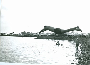 Komoka gravel its attact thousands throughout the summer for swimming and fishing, 1971. (London Free Press files)