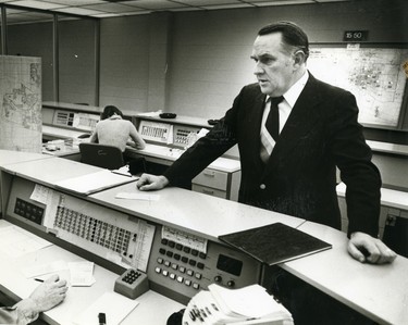 London police chief Walter Johnson stands in the ultra-modern communications centre, 1978. (London Free Press files)