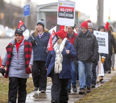 Teachers from Saunders Secondary, Westminster SS, Jean Vanier Catholic Elementary and Westmount Public School picket on Wonderland Road in London, Ont.. Photograph taken on Tuesday February 4, 2020.  Mike Hensen/The London Free Press/Postmedia Network