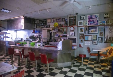 No one was dining at Prince Albert's Diner inLondon, Ont. on Friday March 27, 2020. Derek Ruttan/The London Free Press/Postmedia Network